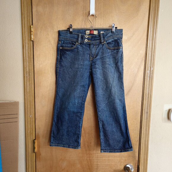 Old Navy Jean Capris Low Waist Stretch  Size 4 - Picture 1 of 7
